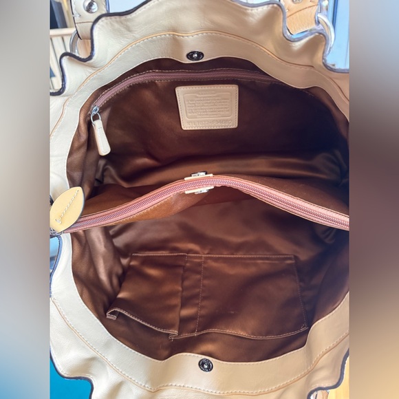 Coach Penelope 2010 Pebbled Leather Cream Shoulder Bag with ruffled edges. - Picture 6 of 10